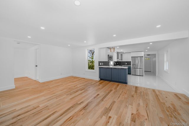 227 N Railroad Avenue, Babylon, NY 11702