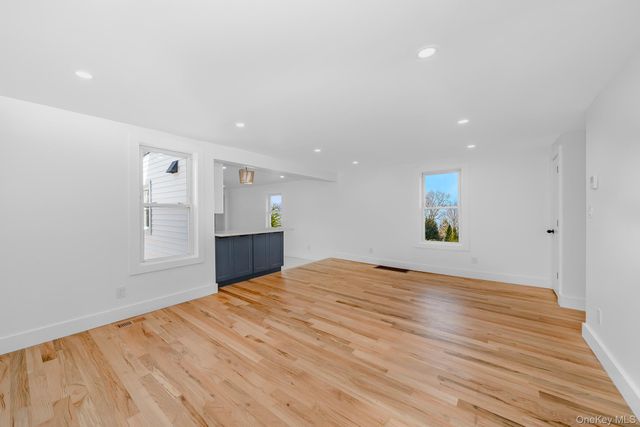 227 N Railroad Avenue, Babylon, NY 11702