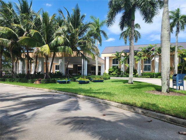 7694 Granville Dr 412E, Tamarac, FL 33321