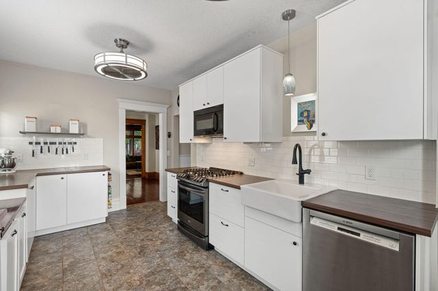 671 Edmund Avenue, Saint Paul, MN 55104