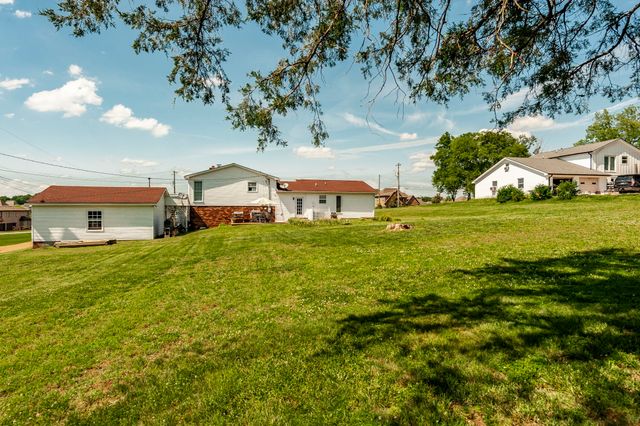 710 Shute Ln, Hendersonville, TN 37075
