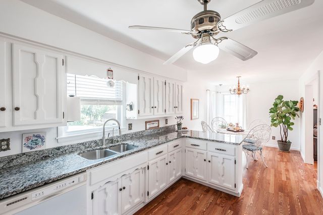 710 Shute Ln, Hendersonville, TN 37075