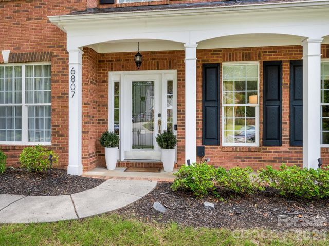 6807 Guinevere Drive, Charlotte, NC 28277