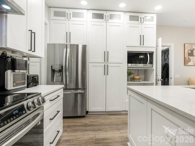 6807 Guinevere Drive, Charlotte, NC 28277