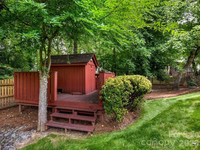 6807 Guinevere Drive, Charlotte, NC 28277