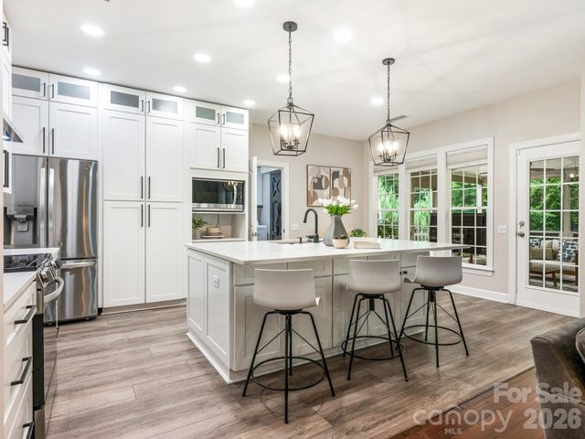 6807 Guinevere Drive, Charlotte, NC 28277