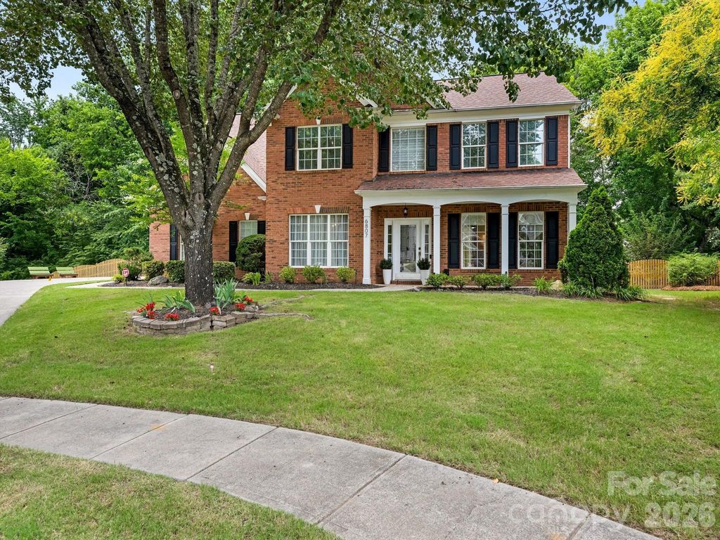 6807 Guinevere Drive, Charlotte, NC 28277