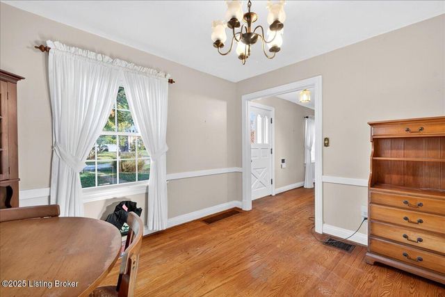 2628 Landor Ave, Louisville, KY 40205