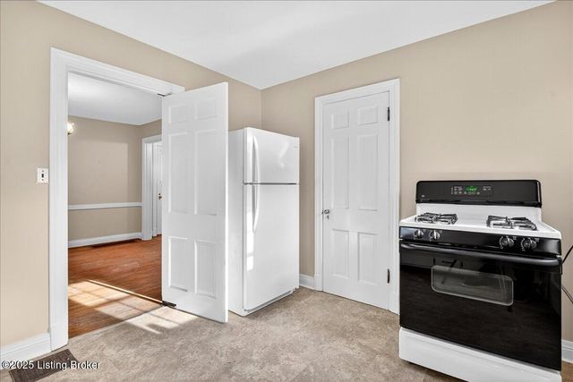 2628 Landor Ave, Louisville, KY 40205