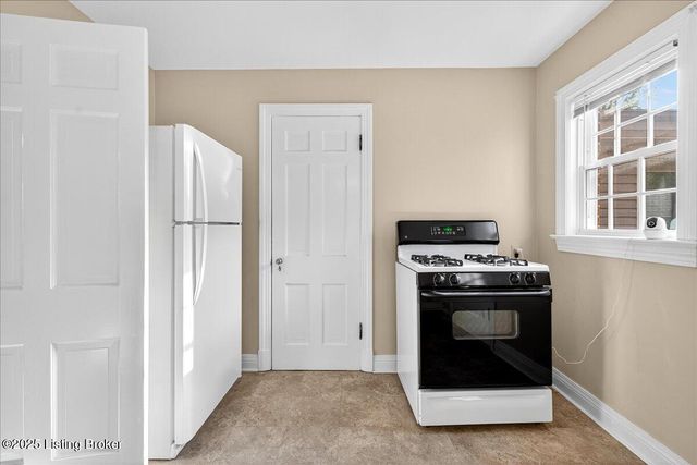 2628 Landor Ave, Louisville, KY 40205