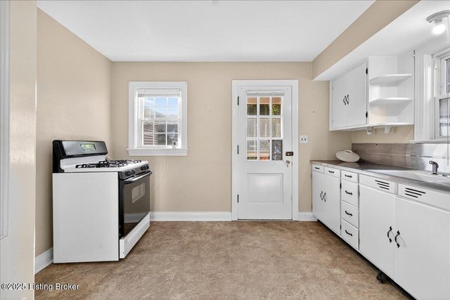 2628 Landor Ave, Louisville, KY 40205