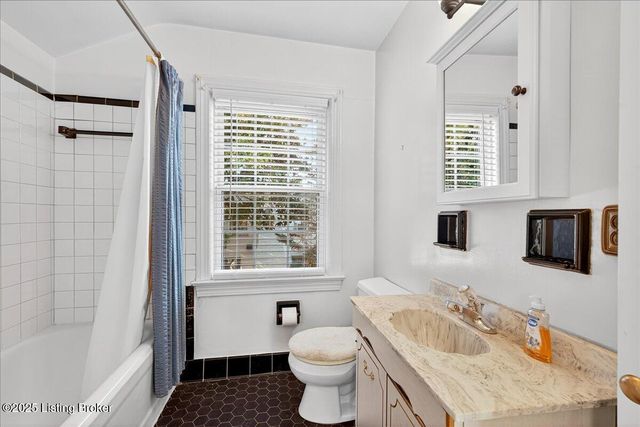 2628 Landor Ave, Louisville, KY 40205