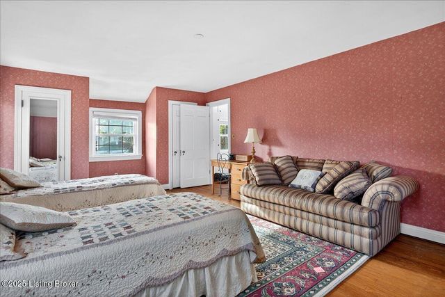 2628 Landor Ave, Louisville, KY 40205