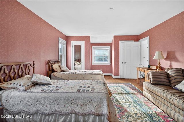 2628 Landor Ave, Louisville, KY 40205