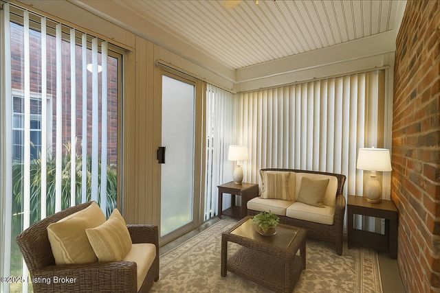 2628 Landor Ave, Louisville, KY 40205