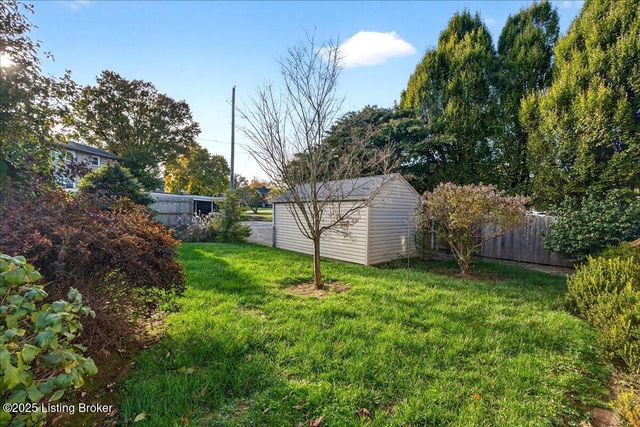 2628 Landor Ave, Louisville, KY 40205