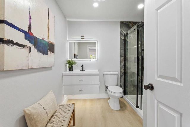 3916 38th St, Sacramento, CA 95820