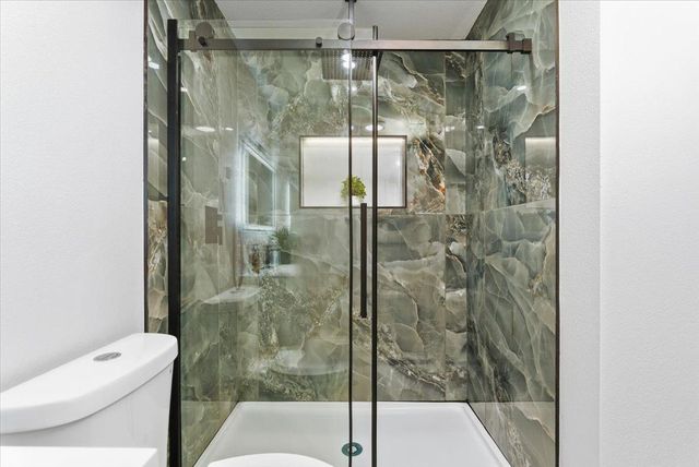 3916 38th St, Sacramento, CA 95820