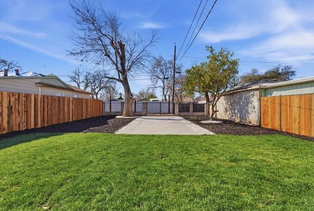 3916 38th St, Sacramento, CA 95820