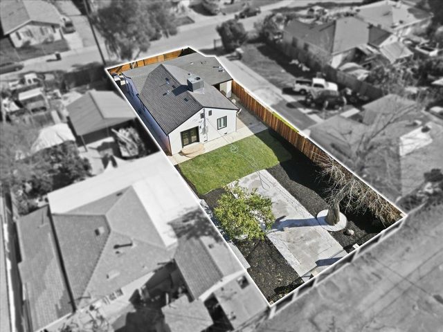 3916 38th St, Sacramento, CA 95820