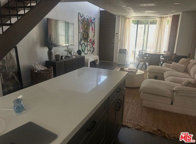 5951 Canterbury Drive 14, Culver City, CA 90230