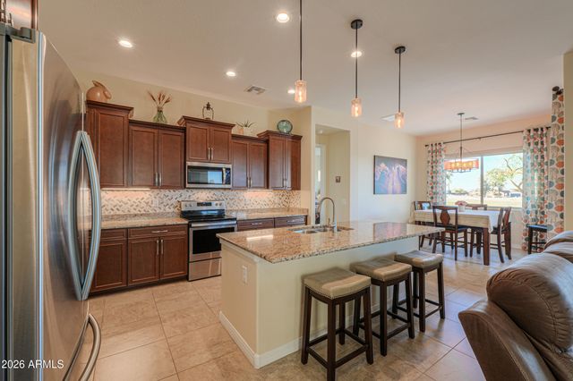 281 N QUESTA Trail, Casa Grande, AZ 85194