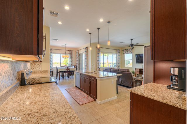 281 N QUESTA Trail, Casa Grande, AZ 85194