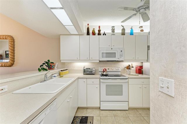 416 LAUREL LAKE DRIVE 202, Venice, FL 34292