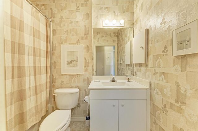 416 LAUREL LAKE DRIVE 202, Venice, FL 34292