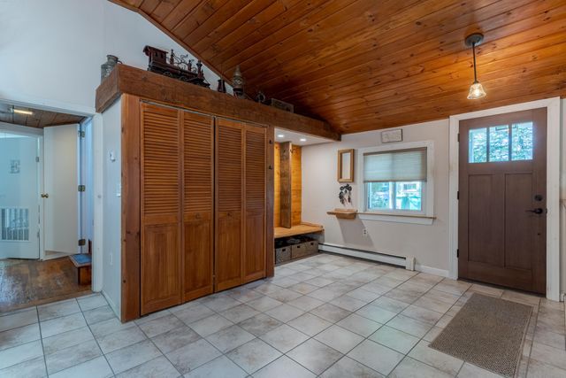 13 Dulcies Point Road, Kingston, NH 03848