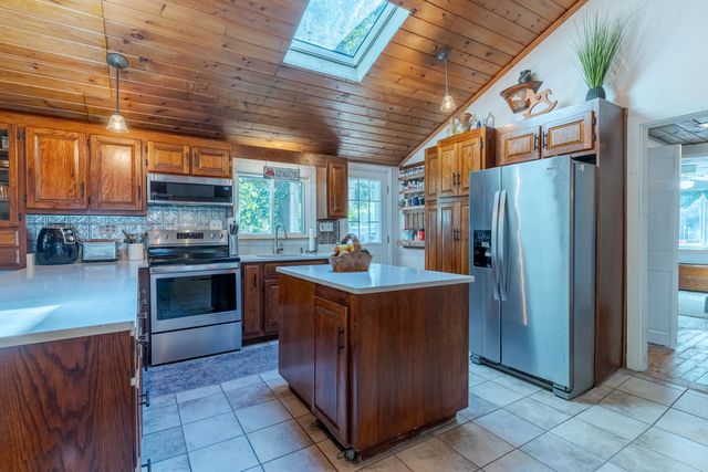 13 Dulcies Point Road, Kingston, NH 03848