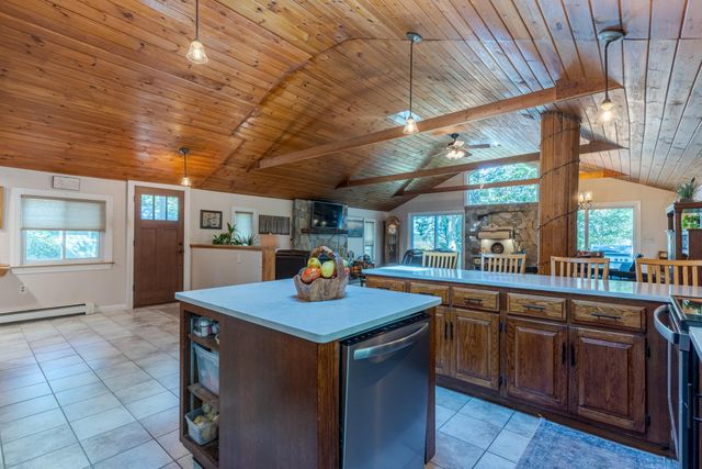 13 Dulcies Point Road, Kingston, NH 03848