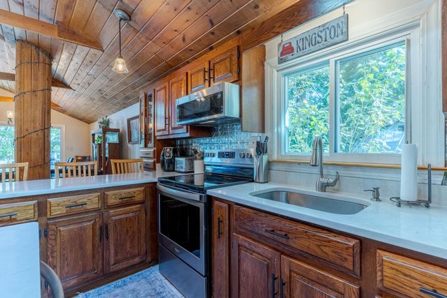 13 Dulcies Point Road, Kingston, NH 03848