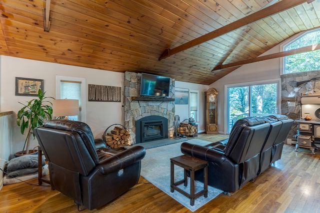 13 Dulcies Point Road, Kingston, NH 03848