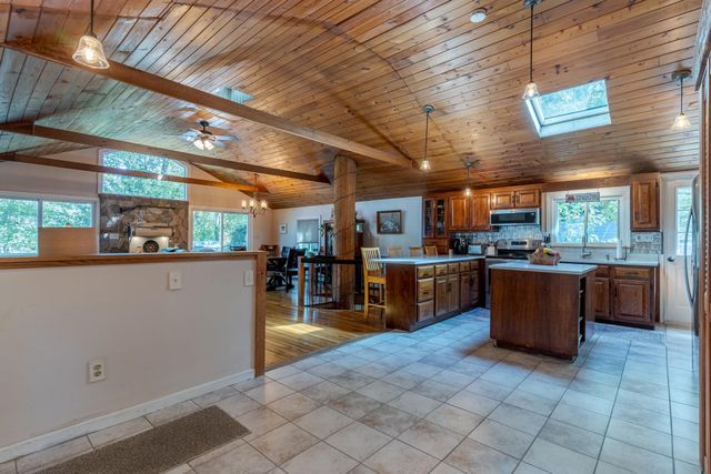 13 Dulcies Point Road, Kingston, NH 03848