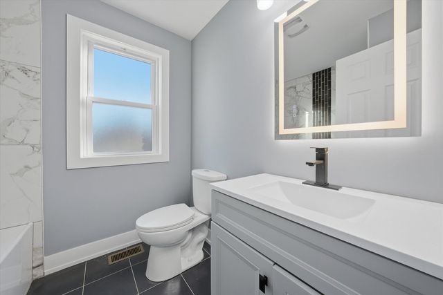 2239 123rd Street, Blue Island, IL 60406