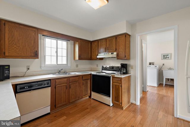 30 LOCHVIEW DR, Bear, DE 19701