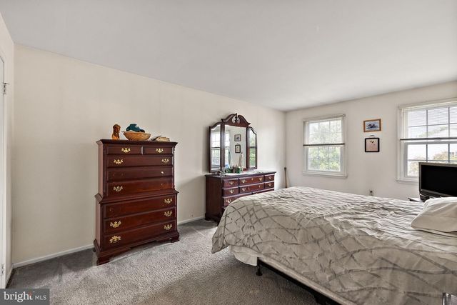 30 LOCHVIEW DR, Bear, DE 19701