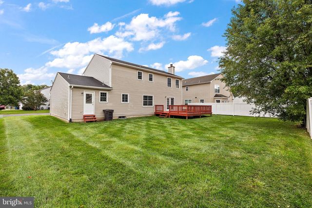 30 LOCHVIEW DR, Bear, DE 19701