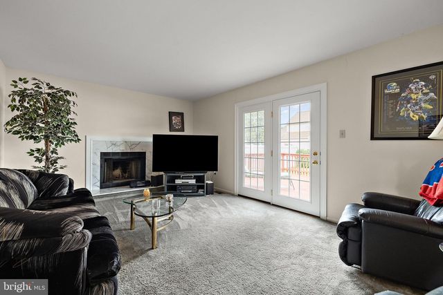 30 LOCHVIEW DR, Bear, DE 19701