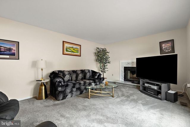 30 LOCHVIEW DR, Bear, DE 19701