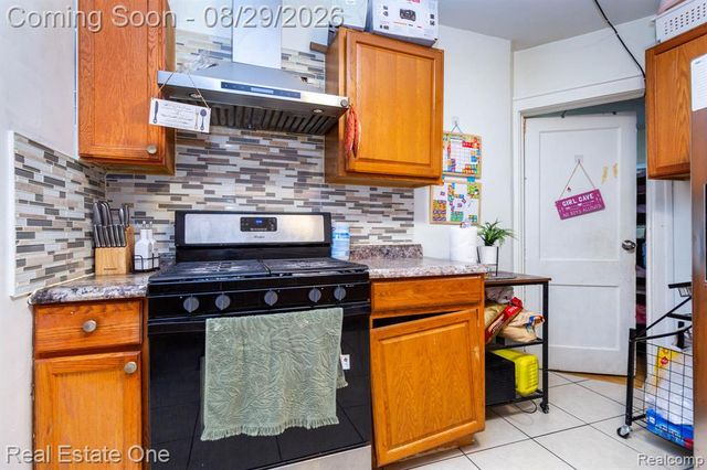 4932 Reuter Street, Dearborn, MI 48126