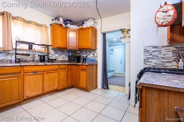 4932 Reuter Street, Dearborn, MI 48126