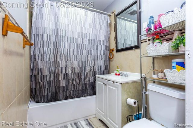 4932 Reuter Street, Dearborn, MI 48126