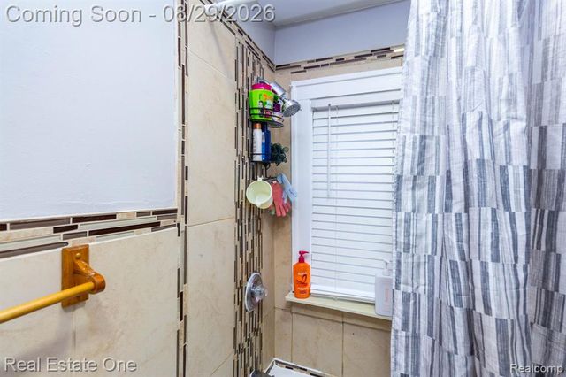 4932 Reuter Street, Dearborn, MI 48126