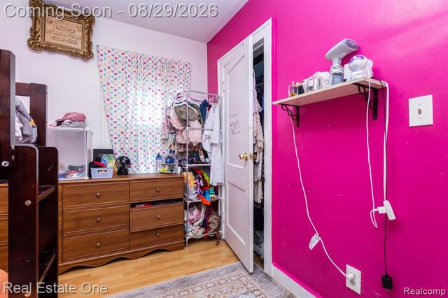 4932 Reuter Street, Dearborn, MI 48126