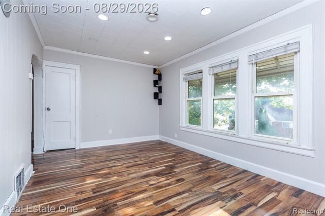 4932 Reuter Street, Dearborn, MI 48126