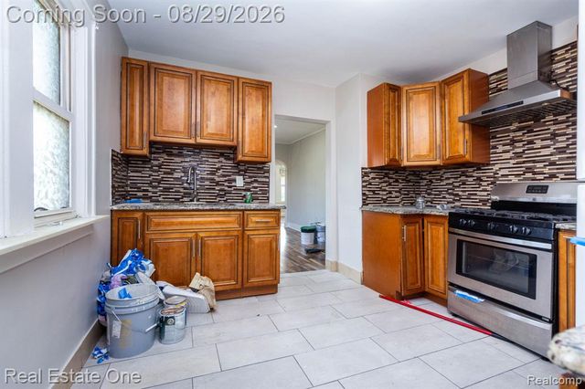 4932 Reuter Street, Dearborn, MI 48126