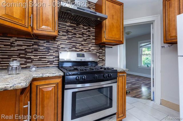 4932 Reuter Street, Dearborn, MI 48126