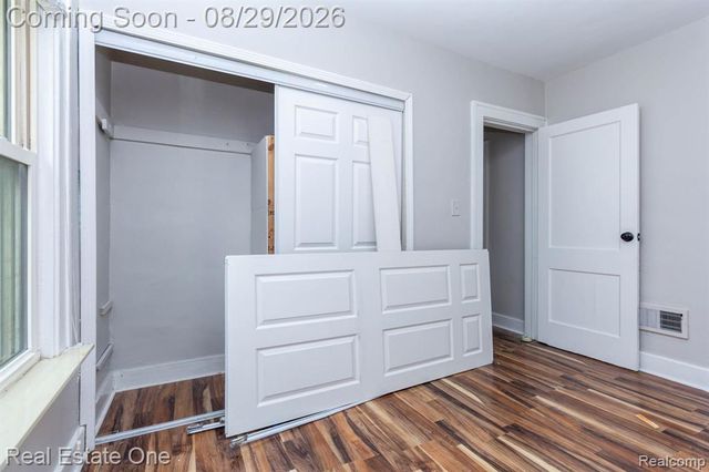 4932 Reuter Street, Dearborn, MI 48126